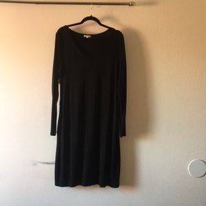 Black maternity dress from Gap